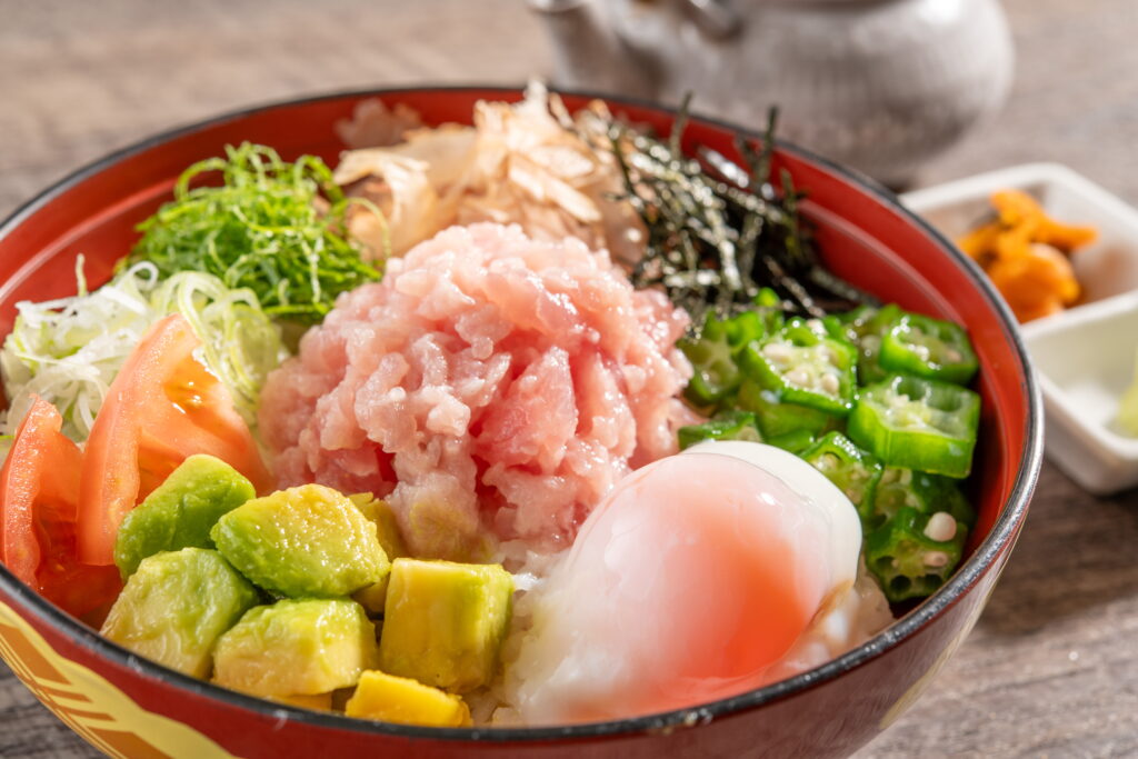ネギトロ丼　かつお出し汁