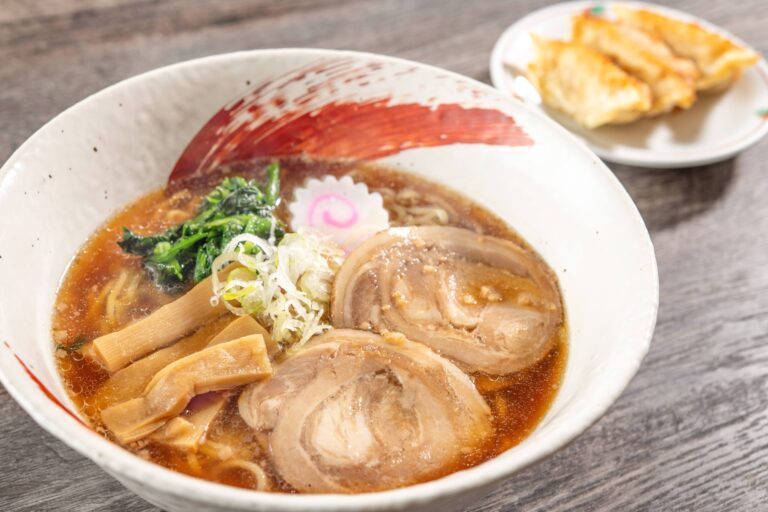 ラーメン　揚げ餃子付き